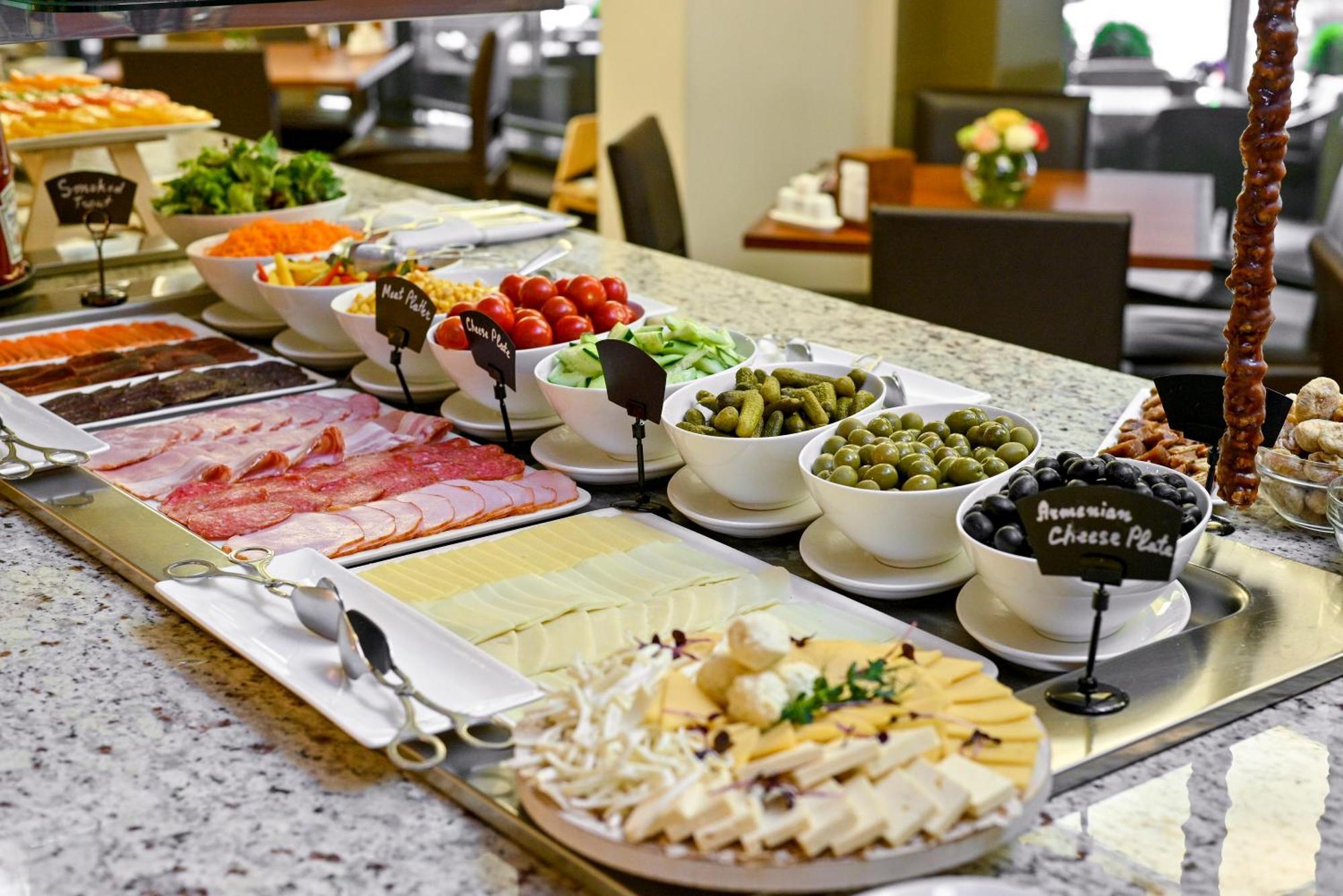 Yerevan Place Hotel Dış mekan fotoğraf