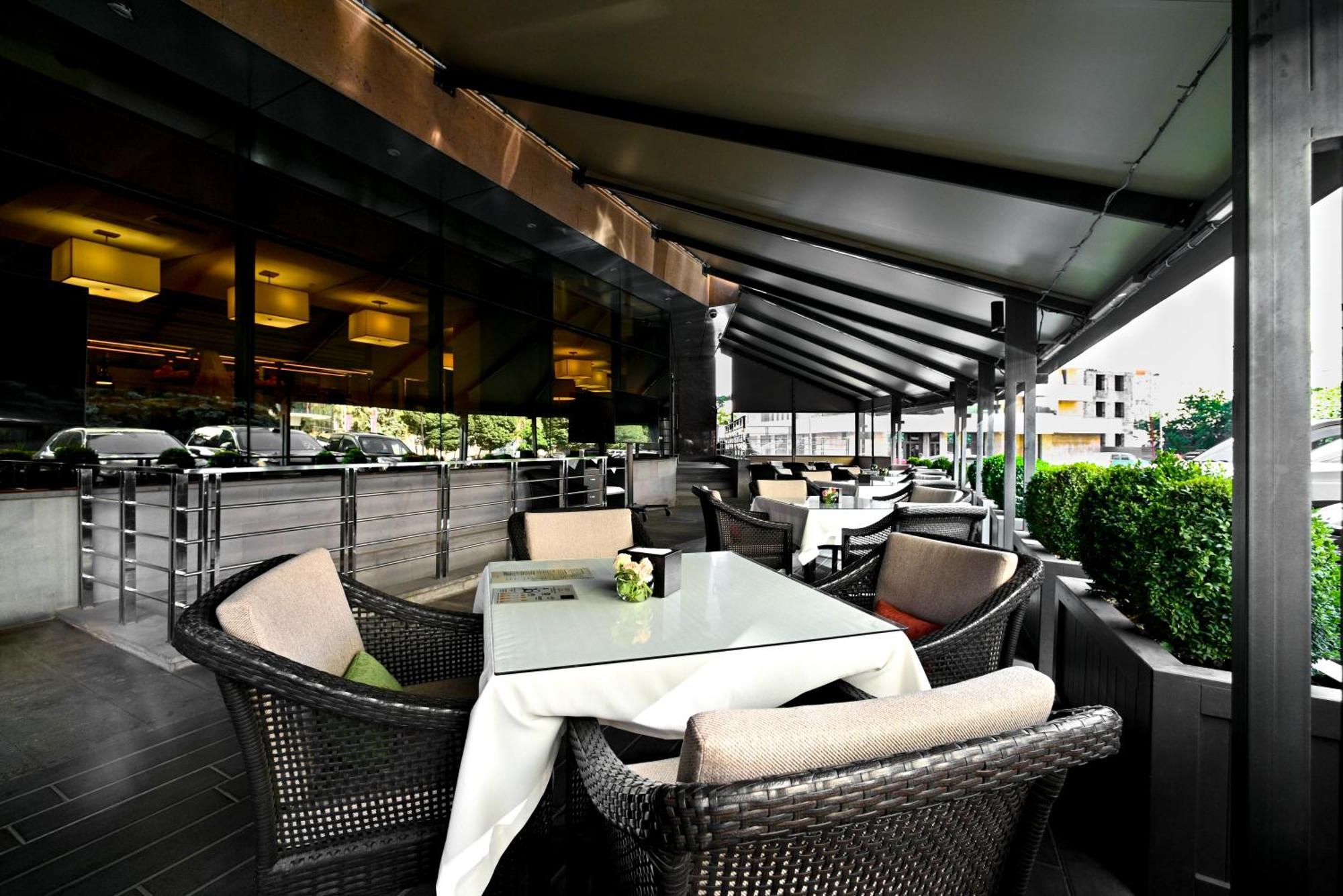 Yerevan Place Hotel Dış mekan fotoğraf